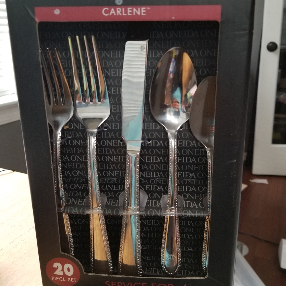 Oneida Carlene 20 pc flatware set